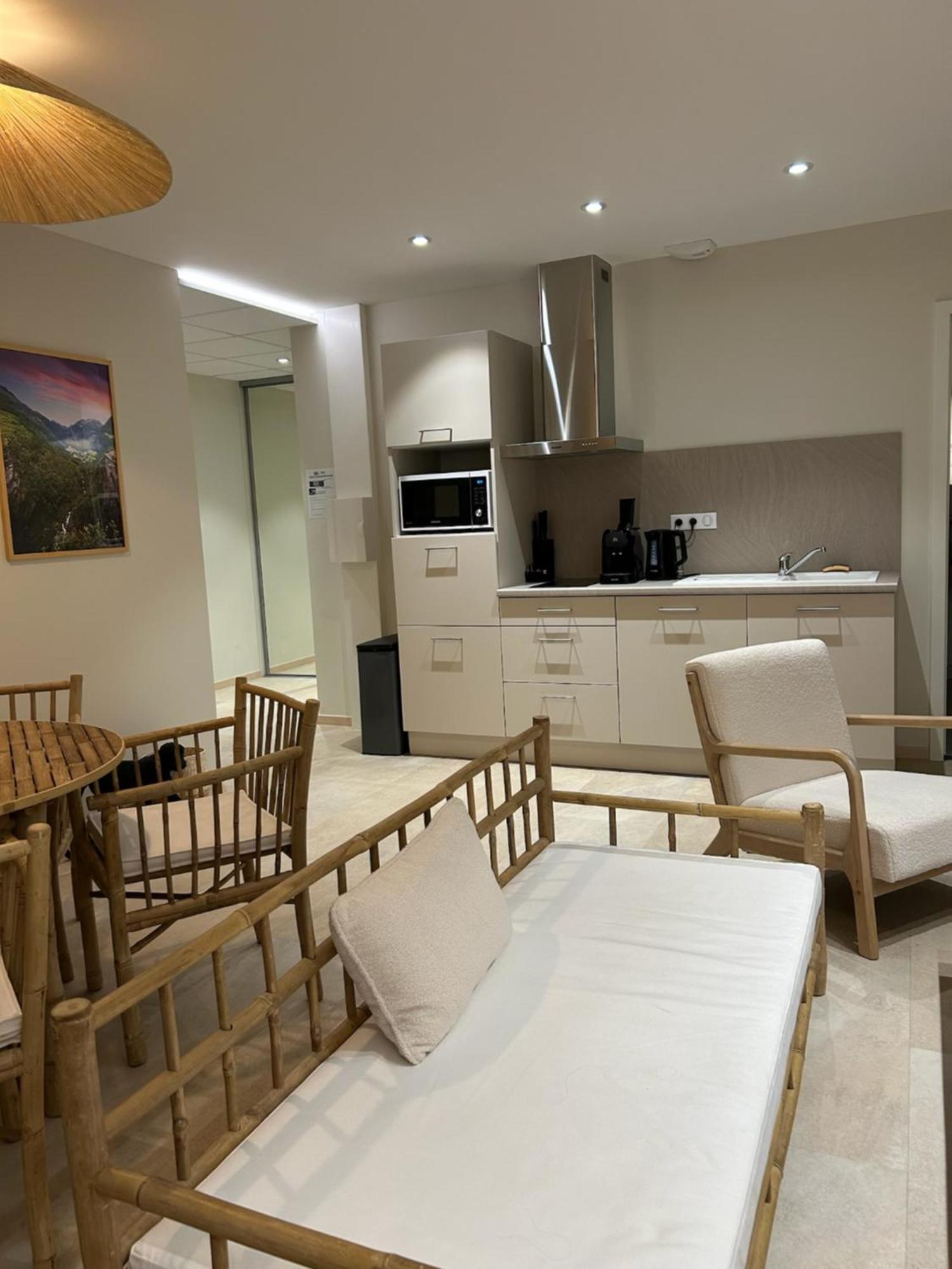 Logis Hotel Restaurant La Vraine Gironcourt-sur-Vraine ภายนอก รูปภาพ